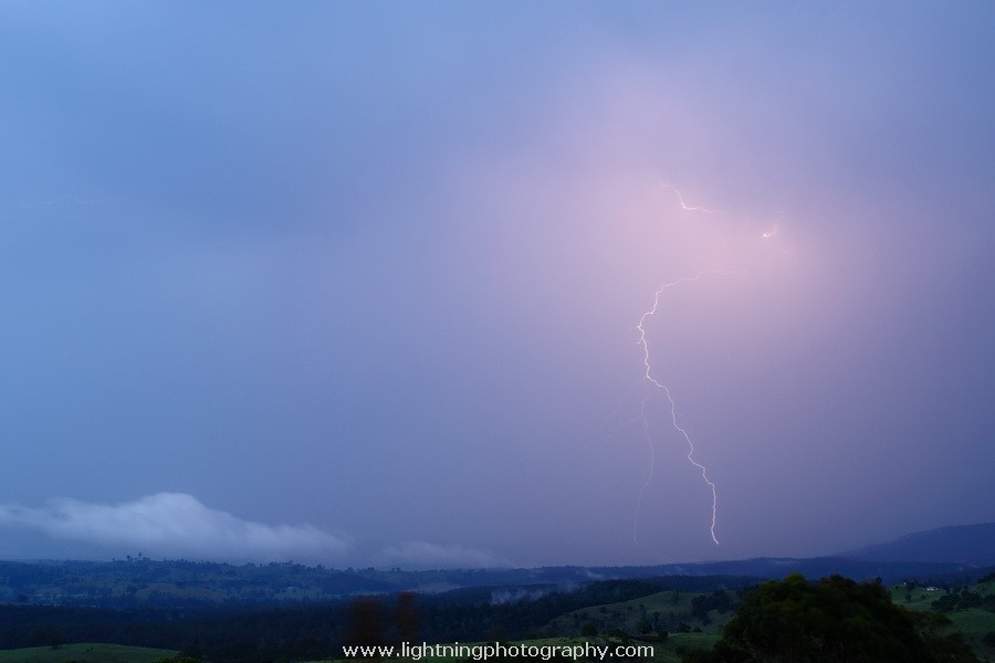 Lightning Image 2012120834