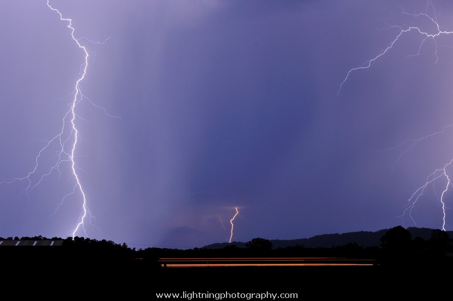 Lightning Image 20130109069