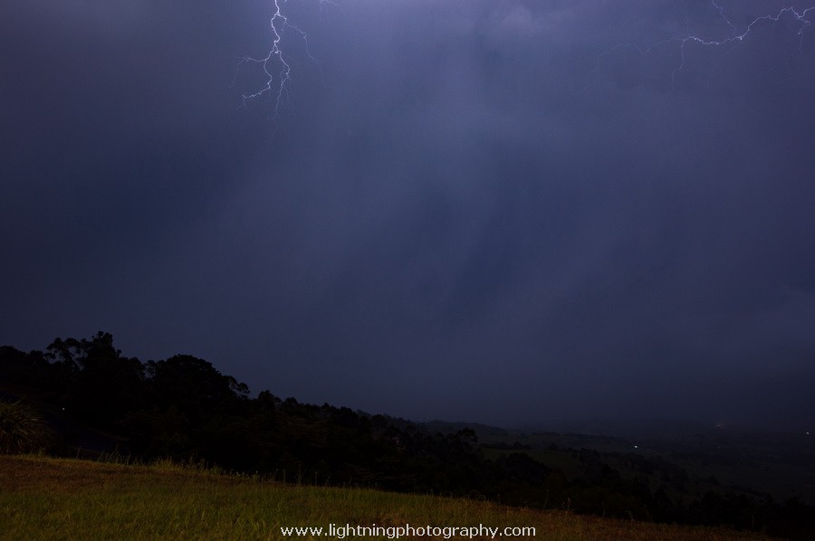 Lightning Image 2013122941