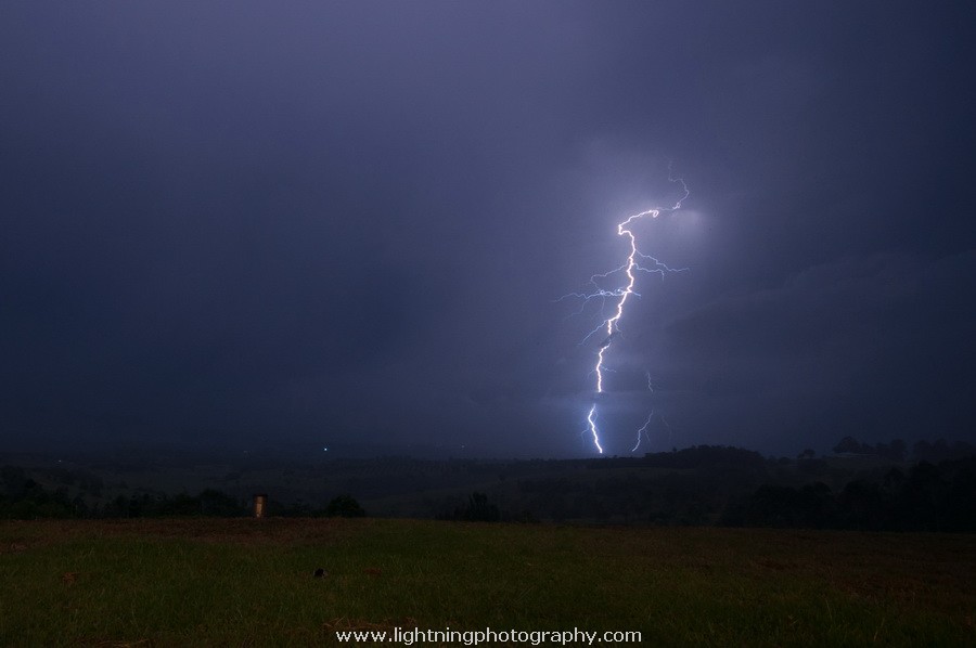 Lightning Image 2013122943