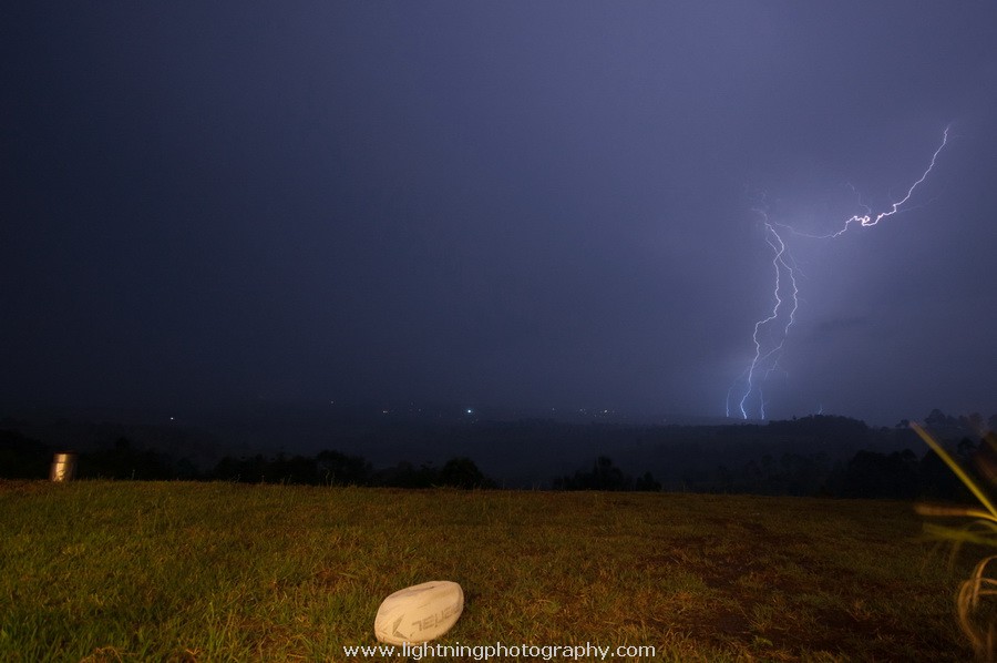 Lightning Image 2013122944