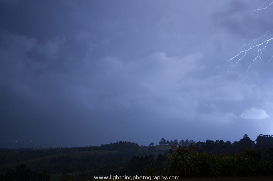 Lightning Image 2013122948