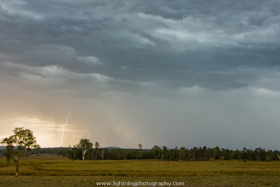 Lightning Image 2014031629