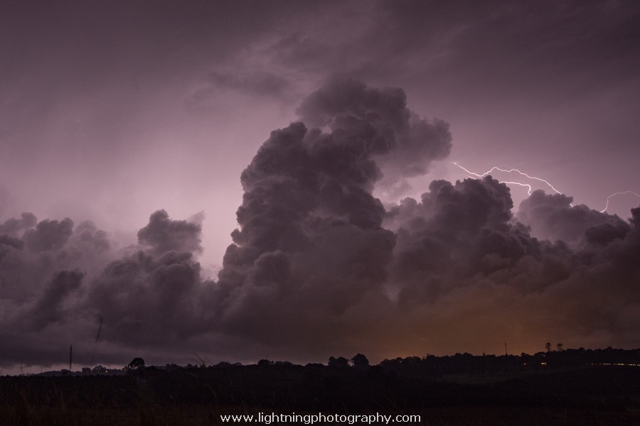 Lightning Image 2014042725