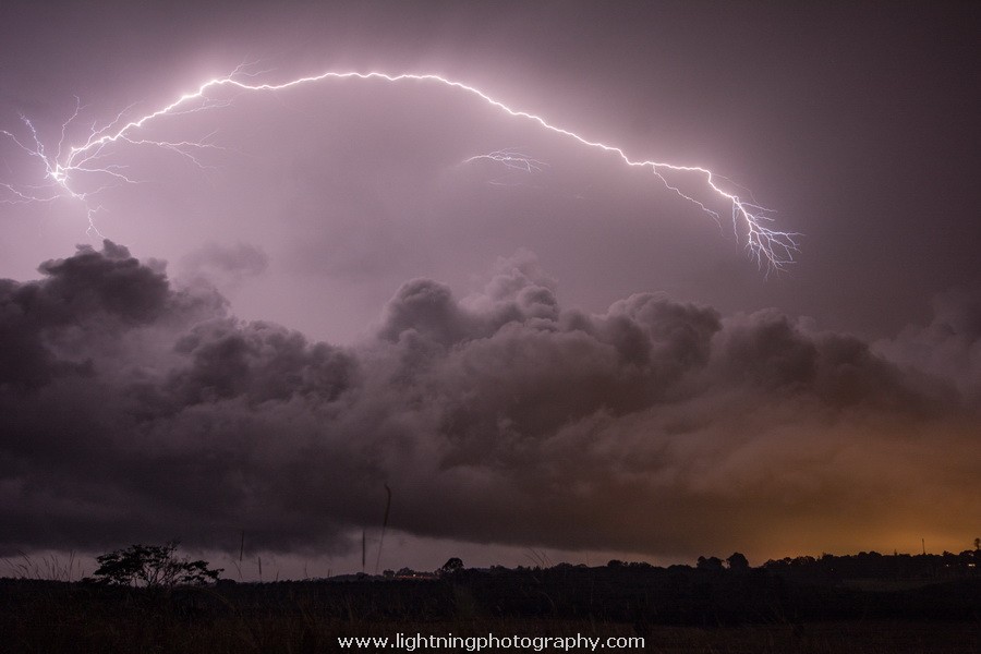 Lightning Image 2014042732