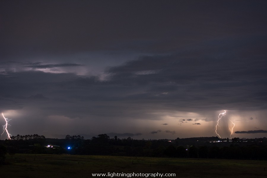 Lightning Image 2014102658