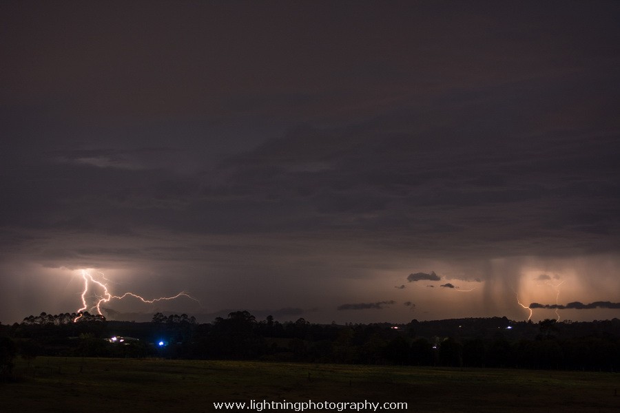 Lightning Image 2014102659