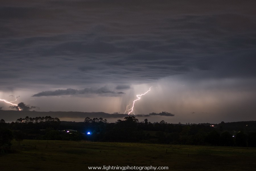 Lightning Image 2014102679