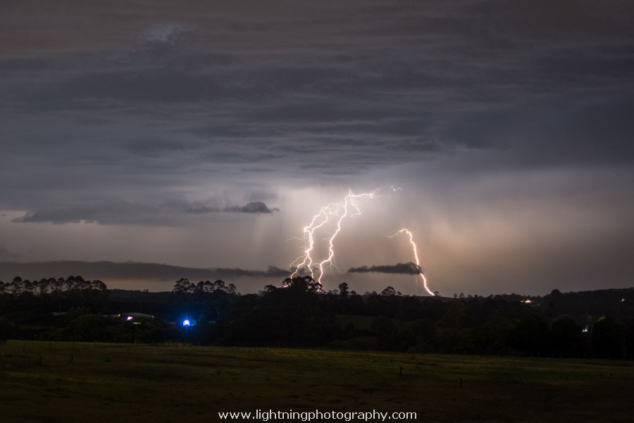 Lightning Image 2014102680