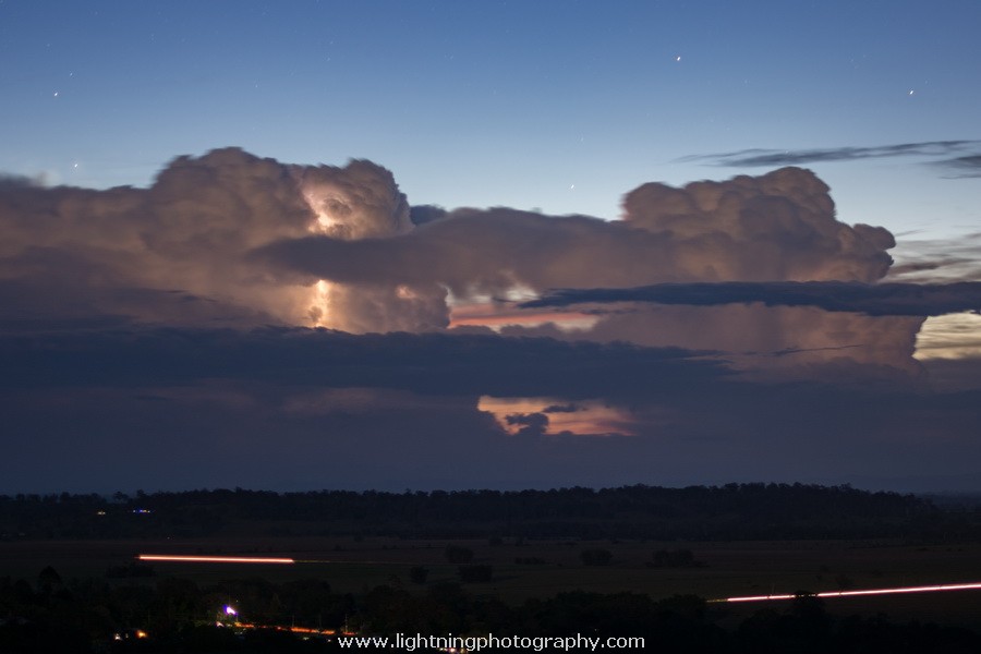 Lightning Image 2014120760