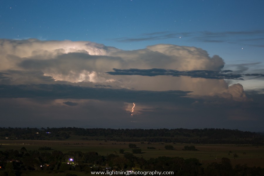 Lightning Image 2014120777