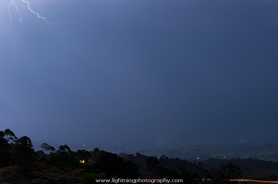 Lightning Image 2014121613