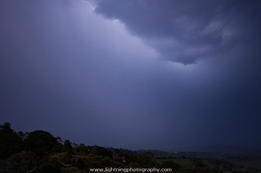 Lightning Image 2014121615