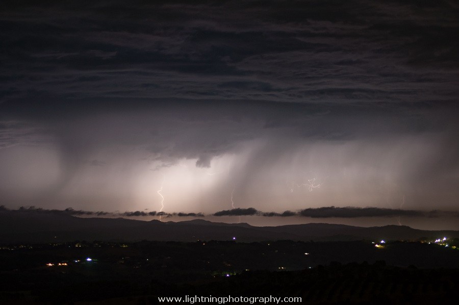 Lightning Image 2014121625