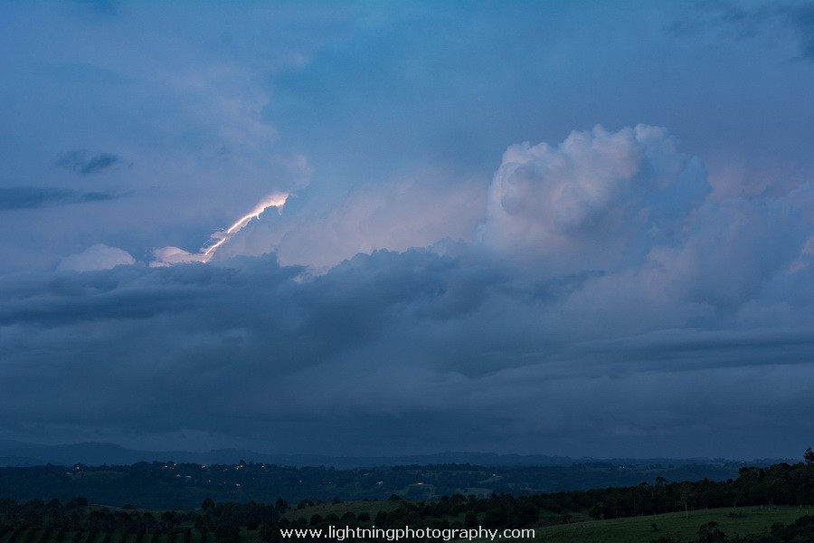 Lightning Image 2015011943