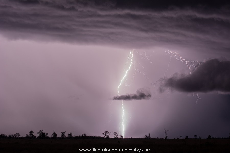 Lightning Image 20150321355