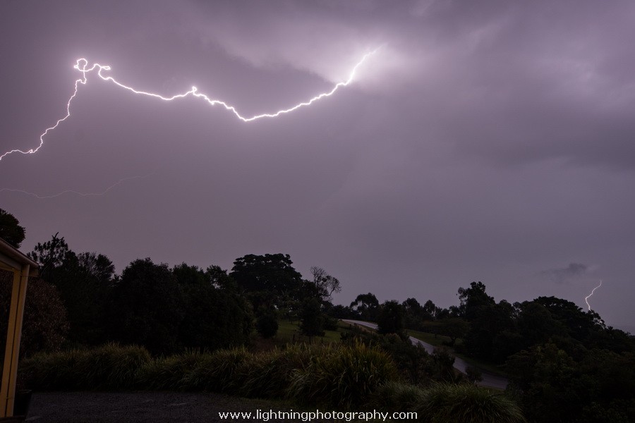 Lightning Image 2015082466