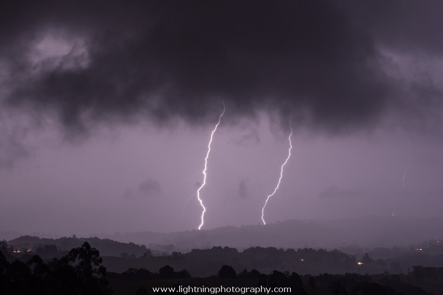 Lightning Image 2015082472