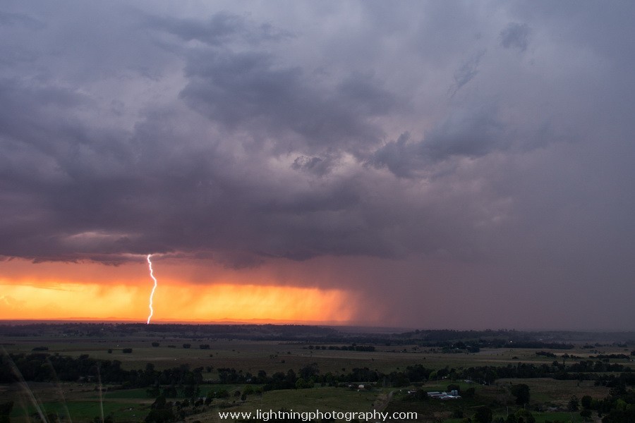 Lightning Image 2015091615