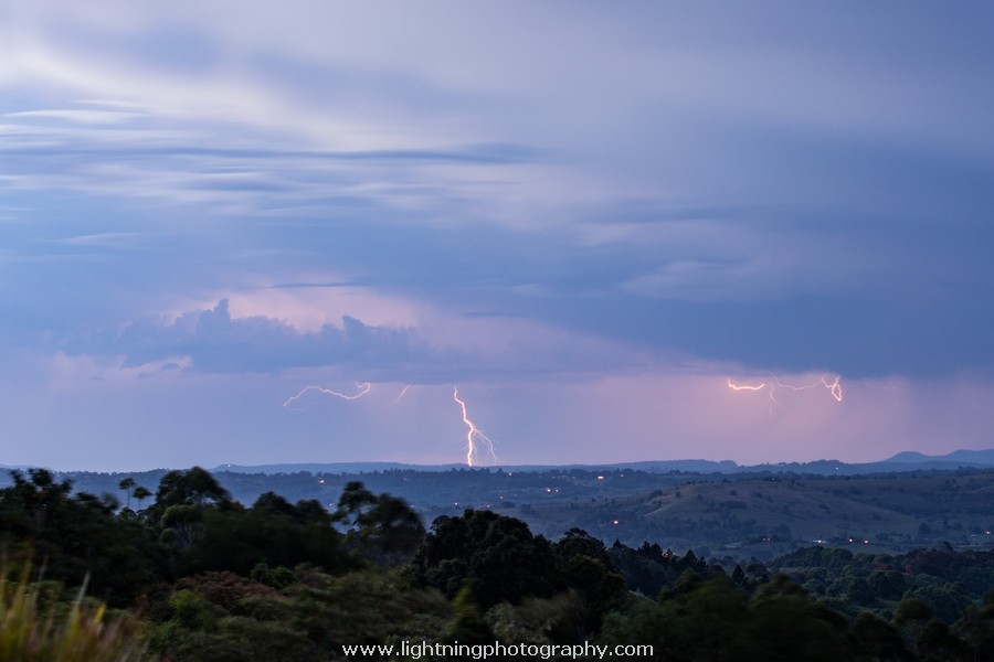 Lightning Image 2015101216