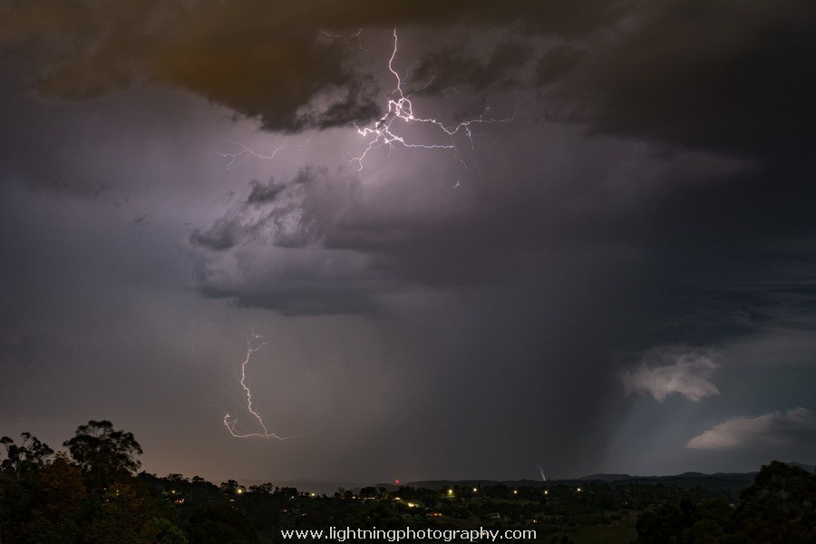 Lightning Image 20151026044