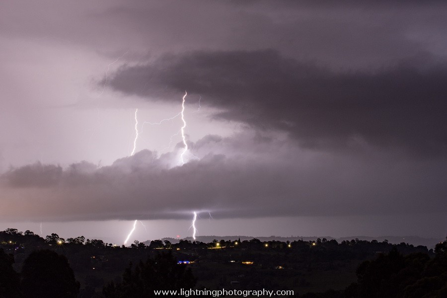 Lightning Image 2015120932