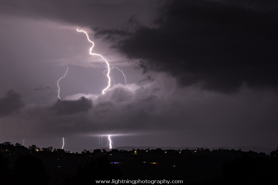 Lightning Image 2015120933