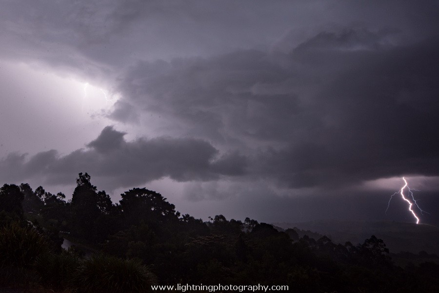 Lightning Image 2015120942