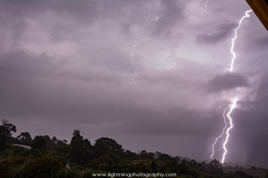 Lightning Image 2015120947