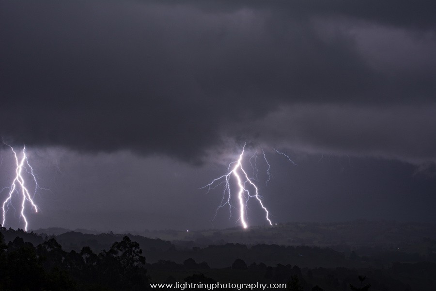 Lightning Image 2015120951