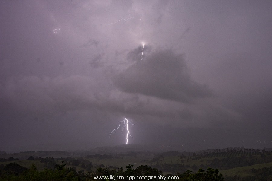 Lightning Image 2015120957