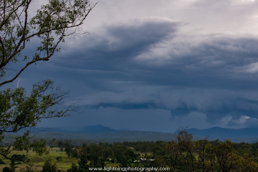 Lightning Image 20160410097