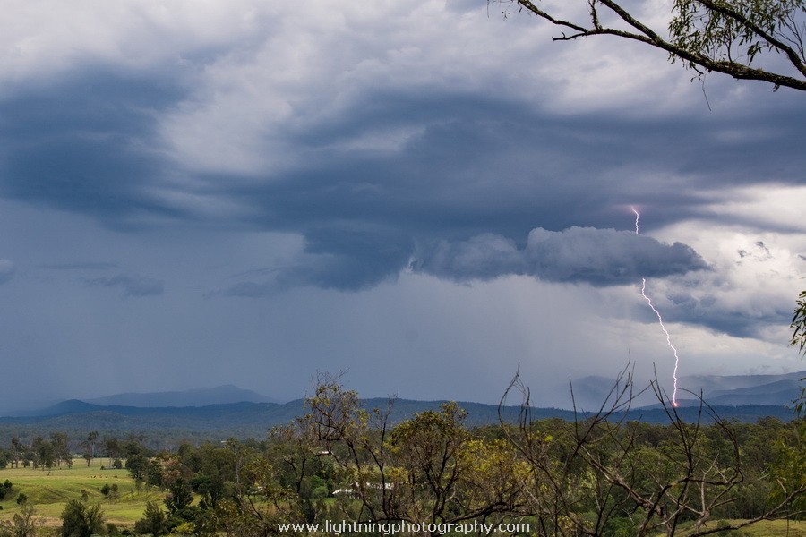 Lightning Image 20160410102