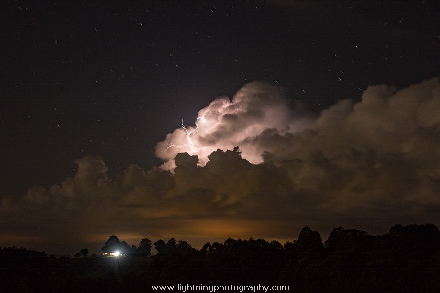 Lightning Image 2016041223