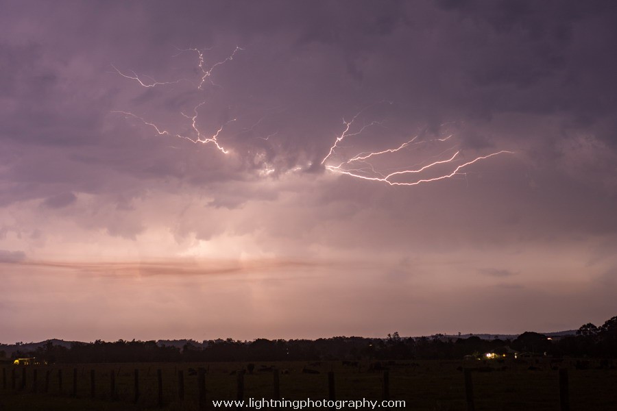 Lightning Image 2016102872