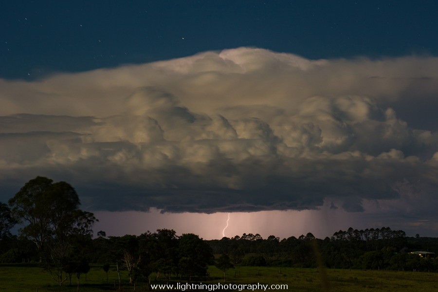 Lightning Image 2016111402