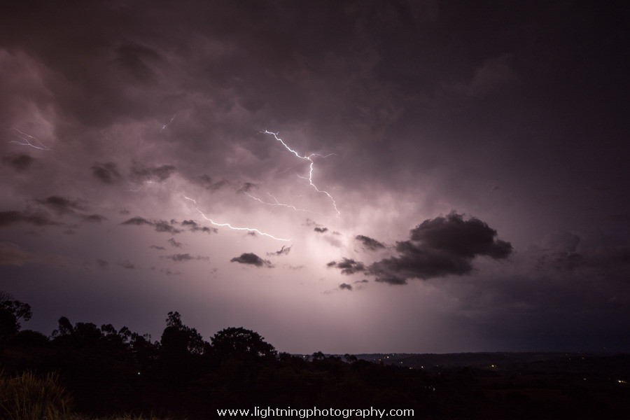 Lightning Image 2016112759