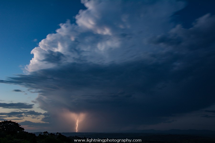 Lightning Image 20161202004