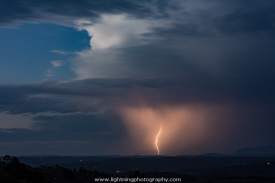 Lightning Image 20161202054