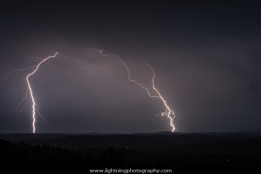 Lightning Image 2016120642