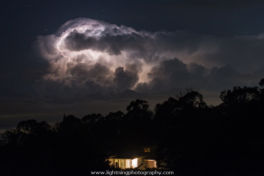 Lightning Image 2017082477